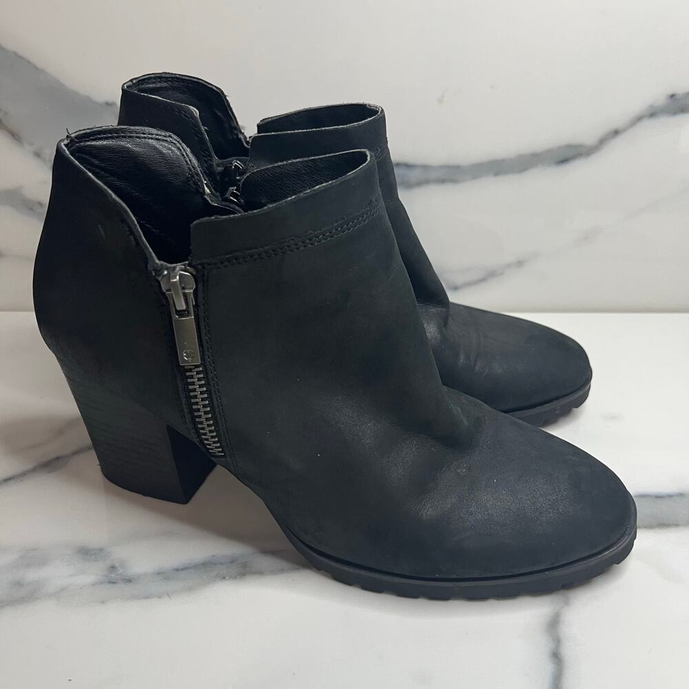 Lucky Brand Womens Black Leather Lug Sole Platform Noryn Boots Sz 7.5 Minimalist
